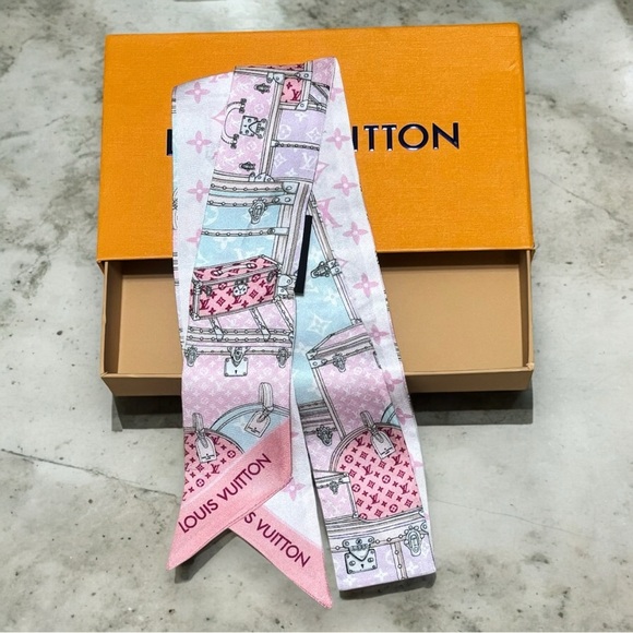 Louis Vuitton Silk Monogram Let's Go BB Bandeau Pink & Box - Picture 1 of 8